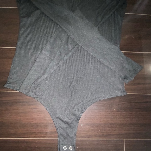 popular21 black long sleeve onesie - Picture 3 of 6